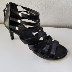 Stuart Weitzman Outing Heeled Sandal Black Leather Strappy Cage Design sz. 7.5